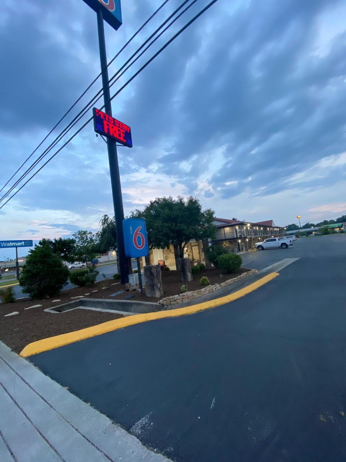 Motel 6 Manchester Tn Buitenkant foto